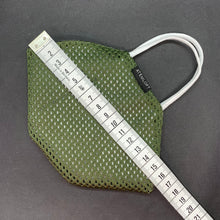 Laden Sie das Bild in den Galerie-Viewer, COV-R-IT, FFP2 Masken Cover/ Überzug. stylisch, luftdurchlässig, wiederverwendbar, waschbar. Alternativen Text bearbeiten