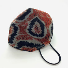Laden Sie das Bild in den Galerie-Viewer, COV-R-IT "reptile", FFP2 Masken Cover/ Überzug. stylisch, luftdurchlässig, wiederverwendbar, waschbar.